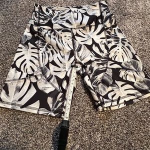 Marika women’s medium compression shorts (2 pair) with side pockets